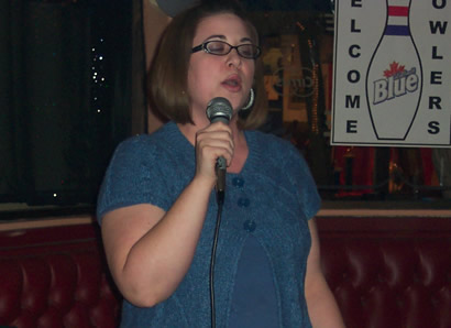 Amanda sings Pieces Of Me by Ashlee Simpson