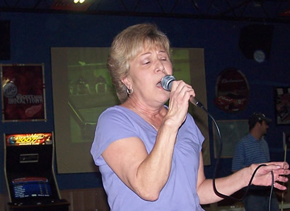 Antonette Jones sings Theme From New York, New York by Frank Sinatra