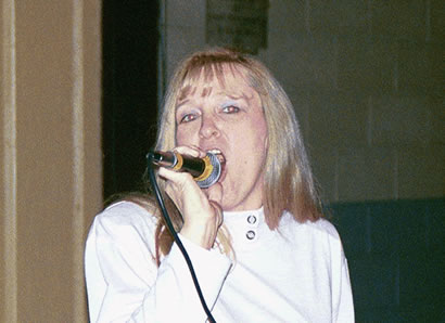 Crackers sings Coal Miner's Daughter by Loretta Lynn