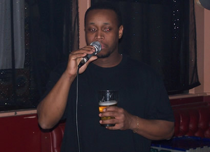 Kenroy sings Two Pi�a Coladas by Garth Brooks